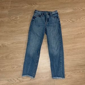 Old Navy Extra High Rise Sky-Hi Straight Jeans